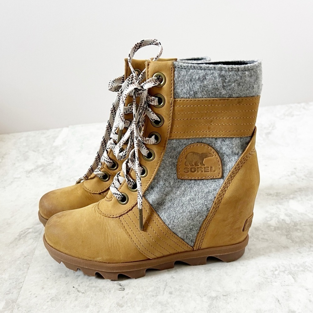 Sorel Lexie Camel Tan Gray Fleece Wedge Lace Up Burnished Ankle Boots 6.5